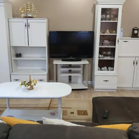 Aпартамент жужа アパート