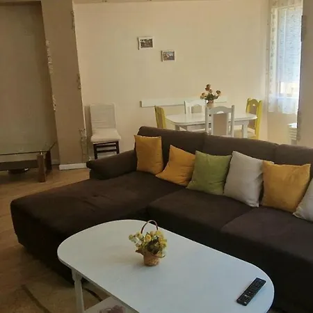 Aпартамент жужа ネセバル